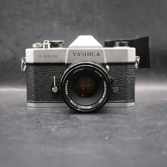 Yashica TL-Electro 35mm Camera + 50 mm 1:1.9 Lens Vintage Untested